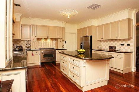 Property photo of 12 Sovereign Way Hillside VIC 3037