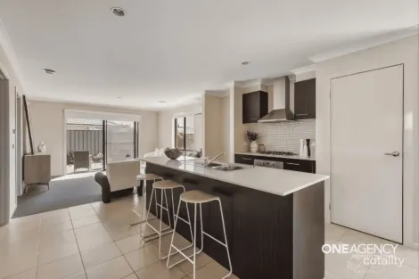 Property photo of 2 Rona Road Point Cook VIC 3030
