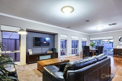 Property photo of 14 Butchart Turn Aubin Grove WA 6164