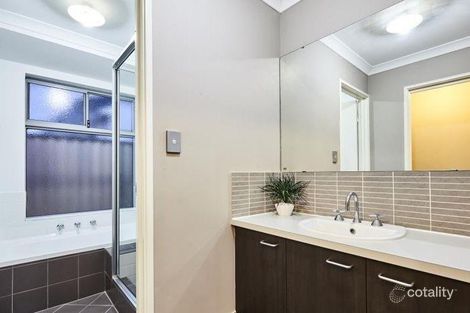 Property photo of 14 Butchart Turn Aubin Grove WA 6164