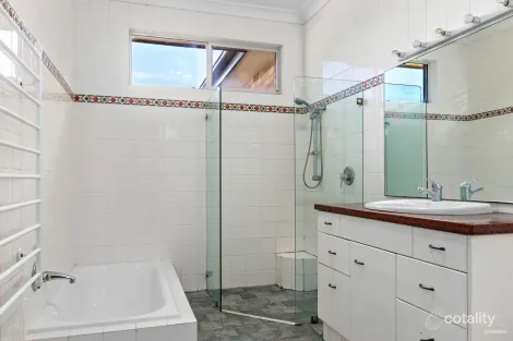 Property photo of 122 Scenic Drive Merewether NSW 2291