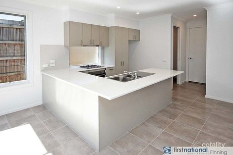 Property photo of 3/2 Mundaring Drive Cranbourne VIC 3977