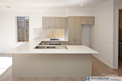 Property photo of 3/2 Mundaring Drive Cranbourne VIC 3977