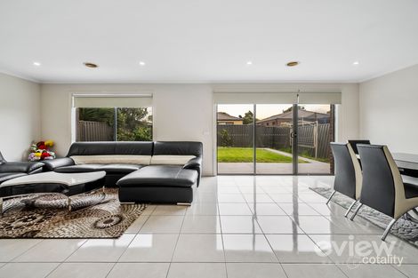 Property photo of 29 Finsbury Crescent Manor Lakes VIC 3024