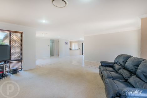 Property photo of 2 Matlock Court Hemmant QLD 4174