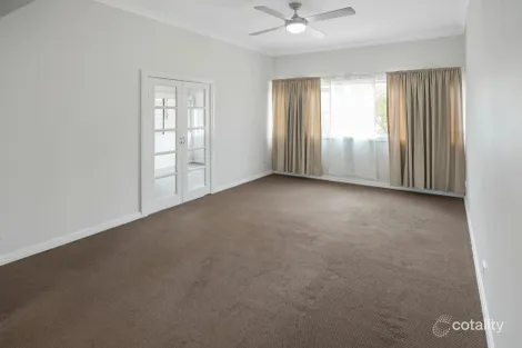 Property photo of 38 Bowditch Place Griffith NSW 2680