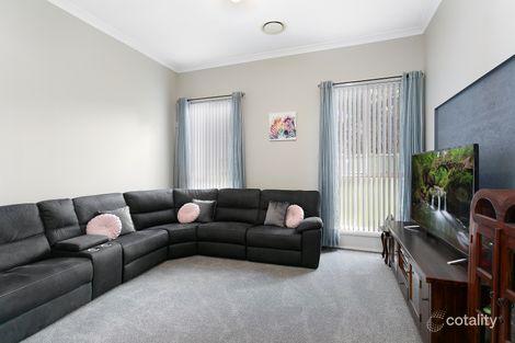 Property photo of 26 Waterside Drive Woongarrah NSW 2259