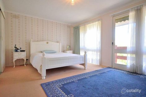 Property photo of 5 Marlow Place Eltham VIC 3095