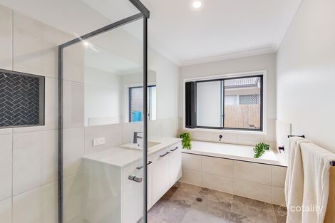 2 Miami Pl, Pallara, QLD 4110