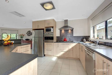 Property photo of 2 Pengelly Street Werribee VIC 3030