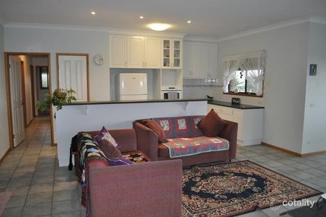 Property photo of 36 Alexandra Way Table Top NSW 2640