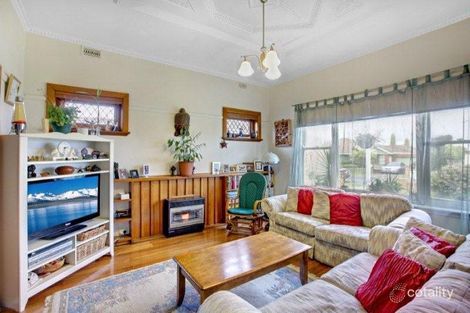 Property photo of 2 Irma Grove Pascoe Vale VIC 3044