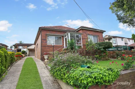 Property photo of 1 Broadarrow Road Beverly Hills NSW 2209