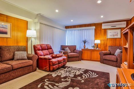 Property photo of 8 Willow Court Bradbury NSW 2560