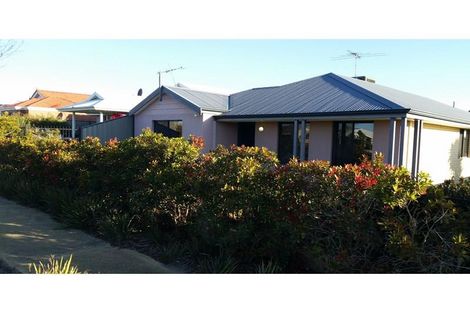 Property photo of 1 Yarding Link Baldivis WA 6171