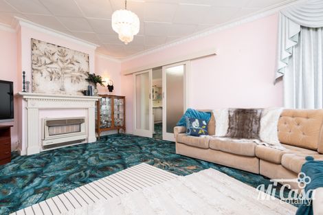 Property photo of 26 Mandora Way Riverton WA 6148
