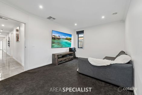 Property photo of 44 Quarters Boulevard Cranbourne West VIC 3977