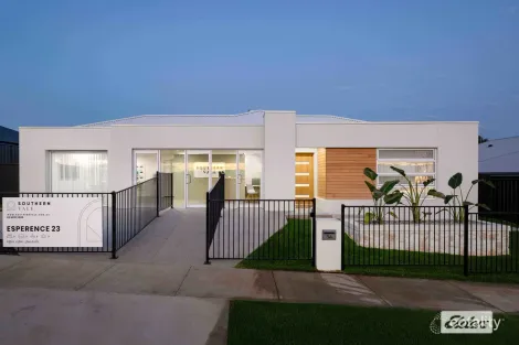Property photo of 34 Jennings Boulevard Leneva VIC 3691