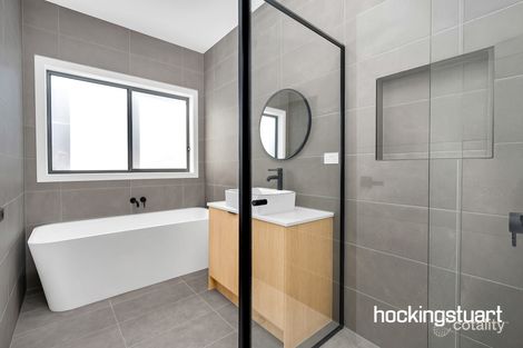 Property photo of 2 Heaton Road Donnybrook VIC 3064