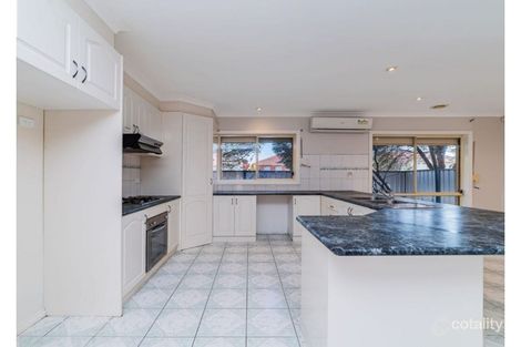 Property photo of 63 Limpopa Square Roxburgh Park VIC 3064