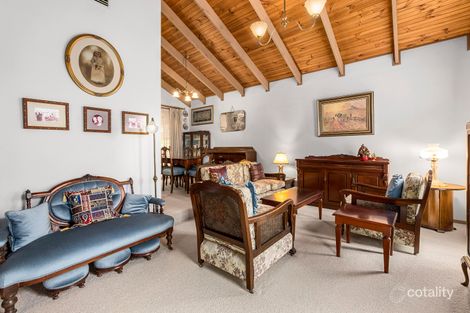 Property photo of 27 Grenda Drive Mill Park VIC 3082