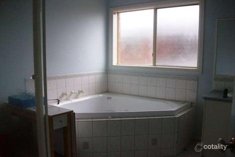 Property photo of 36 Lonsdale Circuit Hoppers Crossing VIC 3029