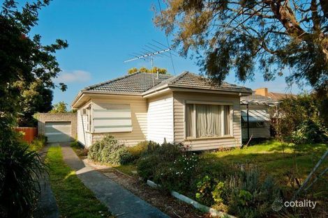 19 Highview Pde, Hamlyn Heights, VIC 3215