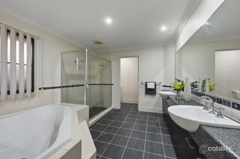 Property photo of 8 Lomond Place Parkinson QLD 4115