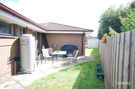 Property photo of 2/17 Walter Street Cranbourne VIC 3977