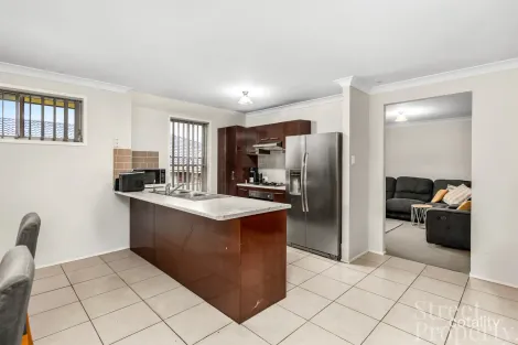 Property photo of 28 Vantage Circuit Cameron Park NSW 2285