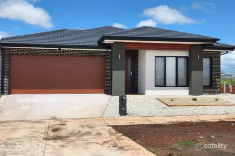 Property photo of 38 Whitecross Drive Thornhill Park VIC 3335