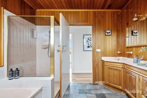 Property photo of 76 Middle Street Hadfield VIC 3046