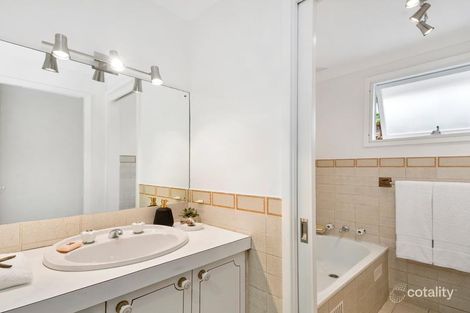 Property photo of 16 Peita Crescent Mona Vale NSW 2103