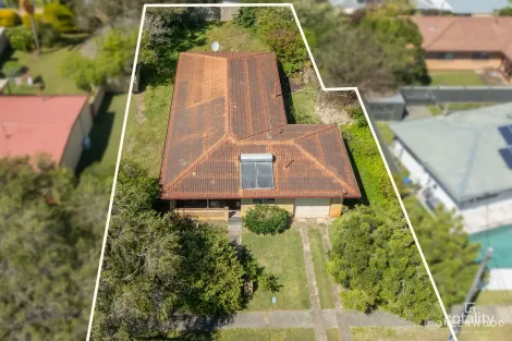 Property photo of 34 Twelfth Avenue Palm Beach QLD 4221