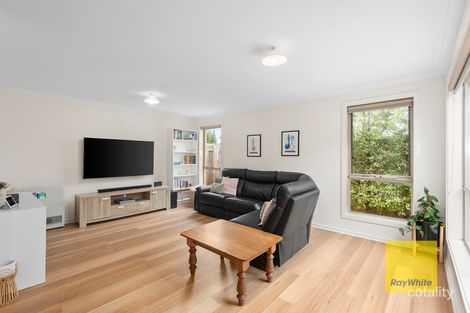 Property photo of 2/10 Marlo Street Hamlyn Heights VIC 3215
