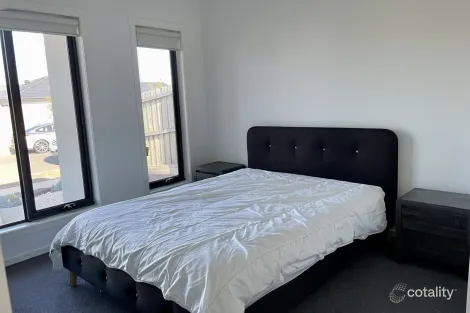 Property photo of 44 Yering Street Mount Duneed VIC 3217