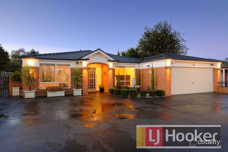 17 Langbourne Dr, Narre Warren South, VIC 3805
