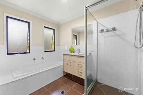 Property photo of 3/44 Careel Close Helensvale QLD 4212