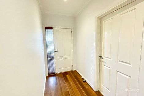 Property photo of 5 Aura Lane Caroline Springs VIC 3023