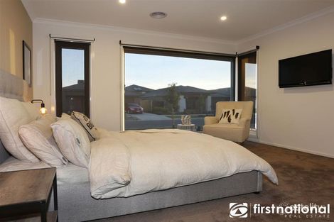 Property photo of 7 Marblelight Way Clyde North VIC 3978