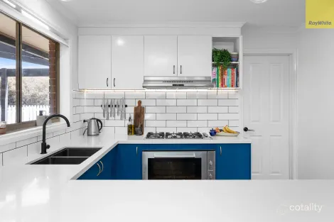 Property photo of 14 Davison Court Maddingley VIC 3340