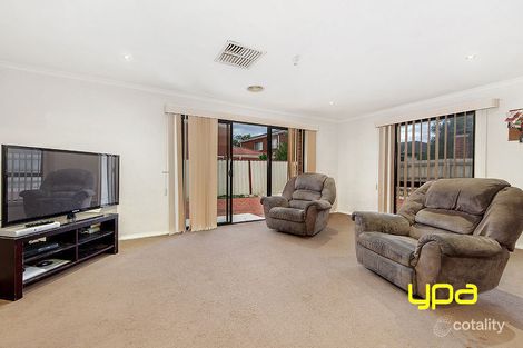 Property photo of 3 Gumleaf Court Cairnlea VIC 3023