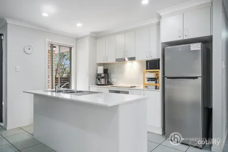 Property photo of 2 Moontide Way Springfield Lakes QLD 4300