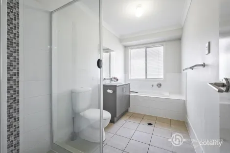 Property photo of 2 Moontide Way Springfield Lakes QLD 4300