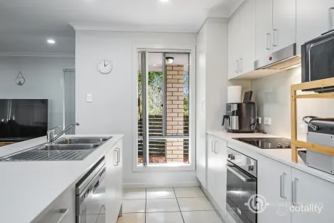 Property photo of 2 Moontide Way Springfield Lakes QLD 4300