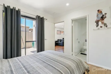 Property photo of 3/4 Endeavour Road Morley WA 6062