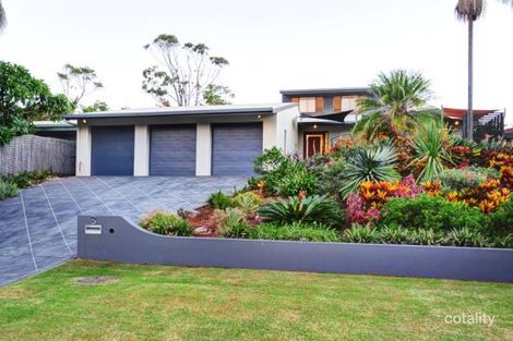 Property photo of 8 Merinda Avenue Sapphire Beach NSW 2450