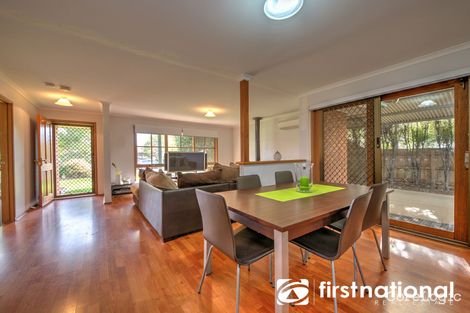 Property photo of 1 Bysouth Court Pakenham VIC 3810