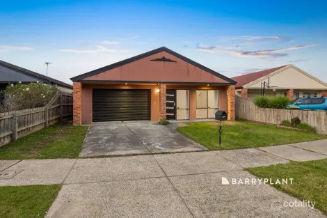 Property photo of 46 Wakenshaw Crescent Pakenham VIC 3810