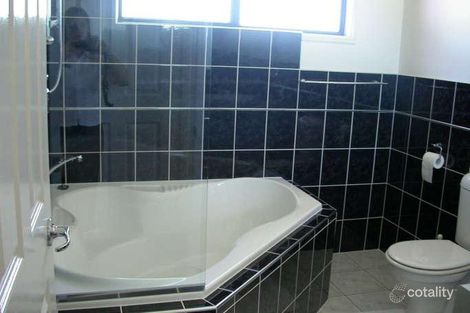 Property photo of 21 Marlin Court Andergrove QLD 4740